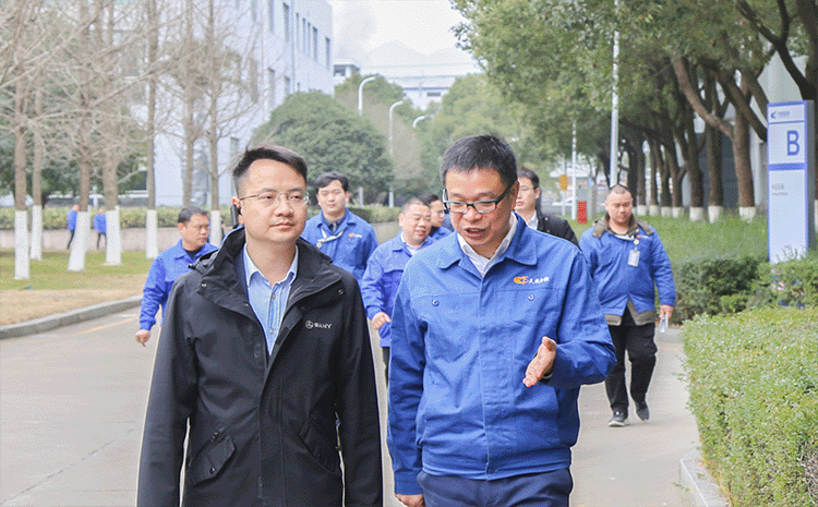 1643185004808530.gif 三一xiao.gif